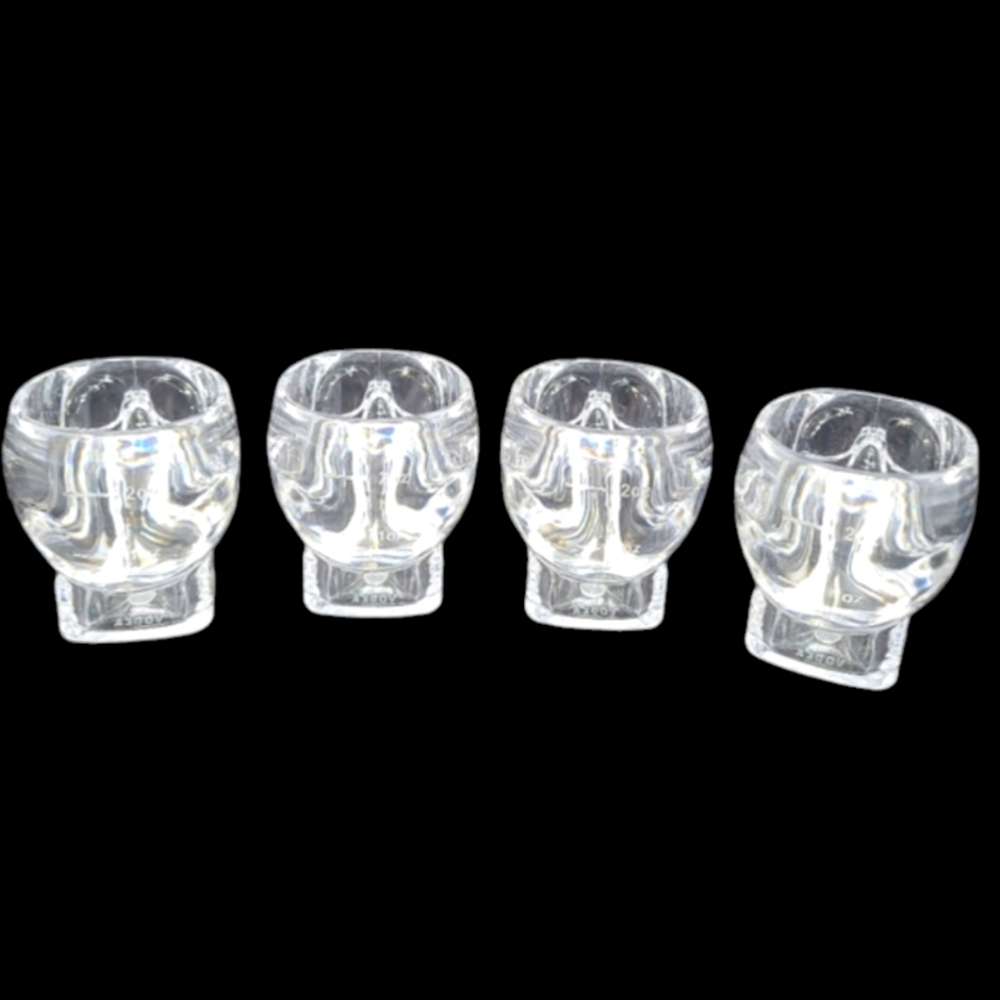 NEW 4 "CRYSTAL HEAD" VODKA SKULL PLASTIC SHOT GLASSES - Picture 2 of 9